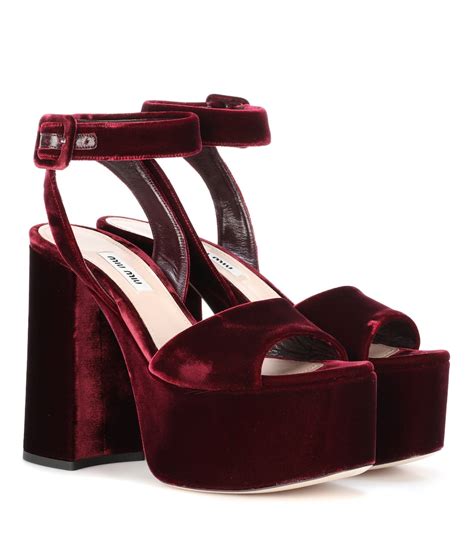 miu miu plateau-sandaletten|Velvet platform sandals Black .